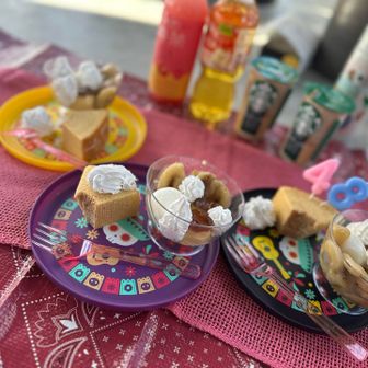 山カフェメニューは

大好きなステラリュヌのバームクーヘン
＆プリンアラモード

カフェ・オ・レ
アップルティー