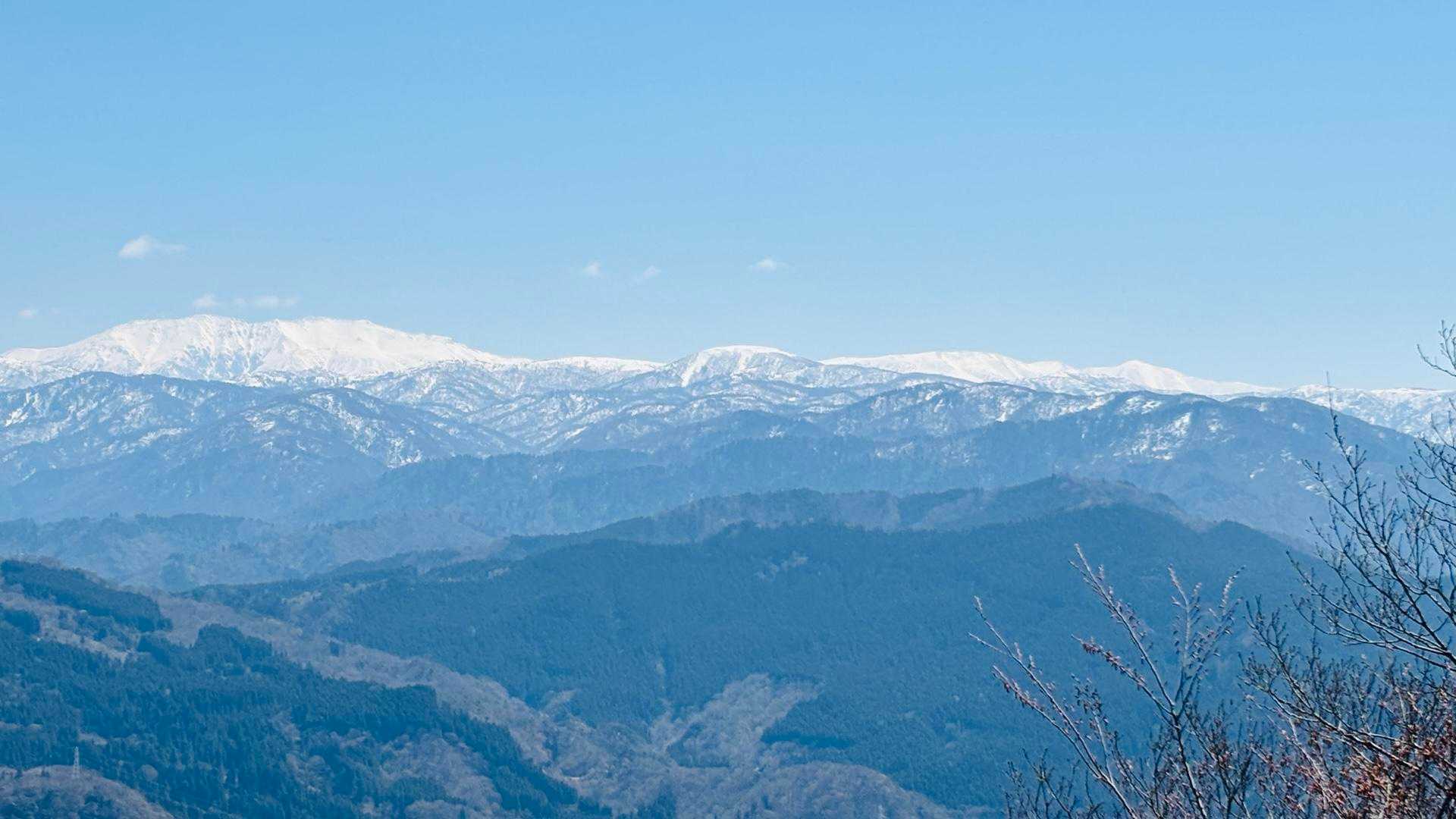 　薬師岳　　　　北ノ俣岳　　　　黒部五郎岳
真っ白で美しい🤩