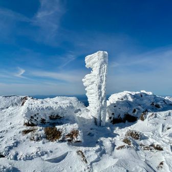 北鎮岳山頂．北海道で2番目の高さとのこと．