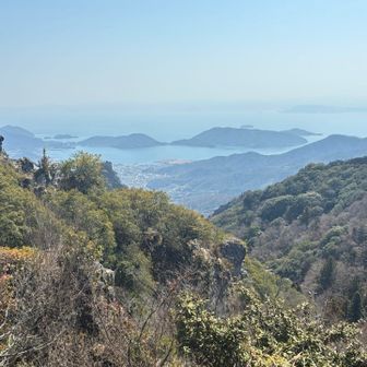 南側の内海湾、田ノ浦方面の眺め。美しい！