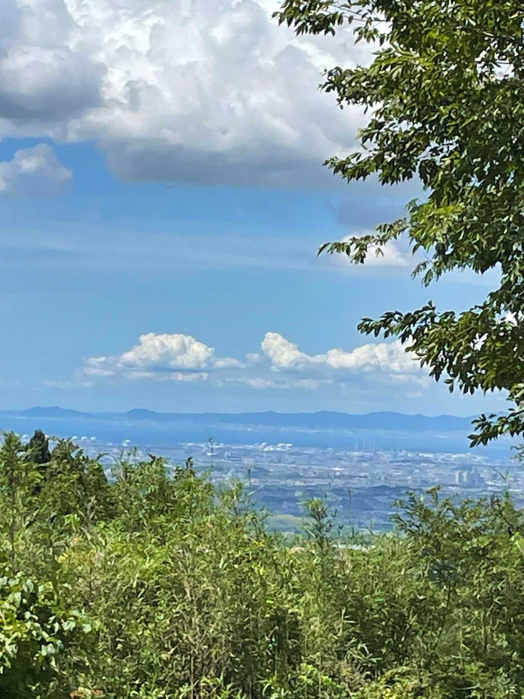 下山して来たよ〜
少しの隙間から素敵なパノラマ💓