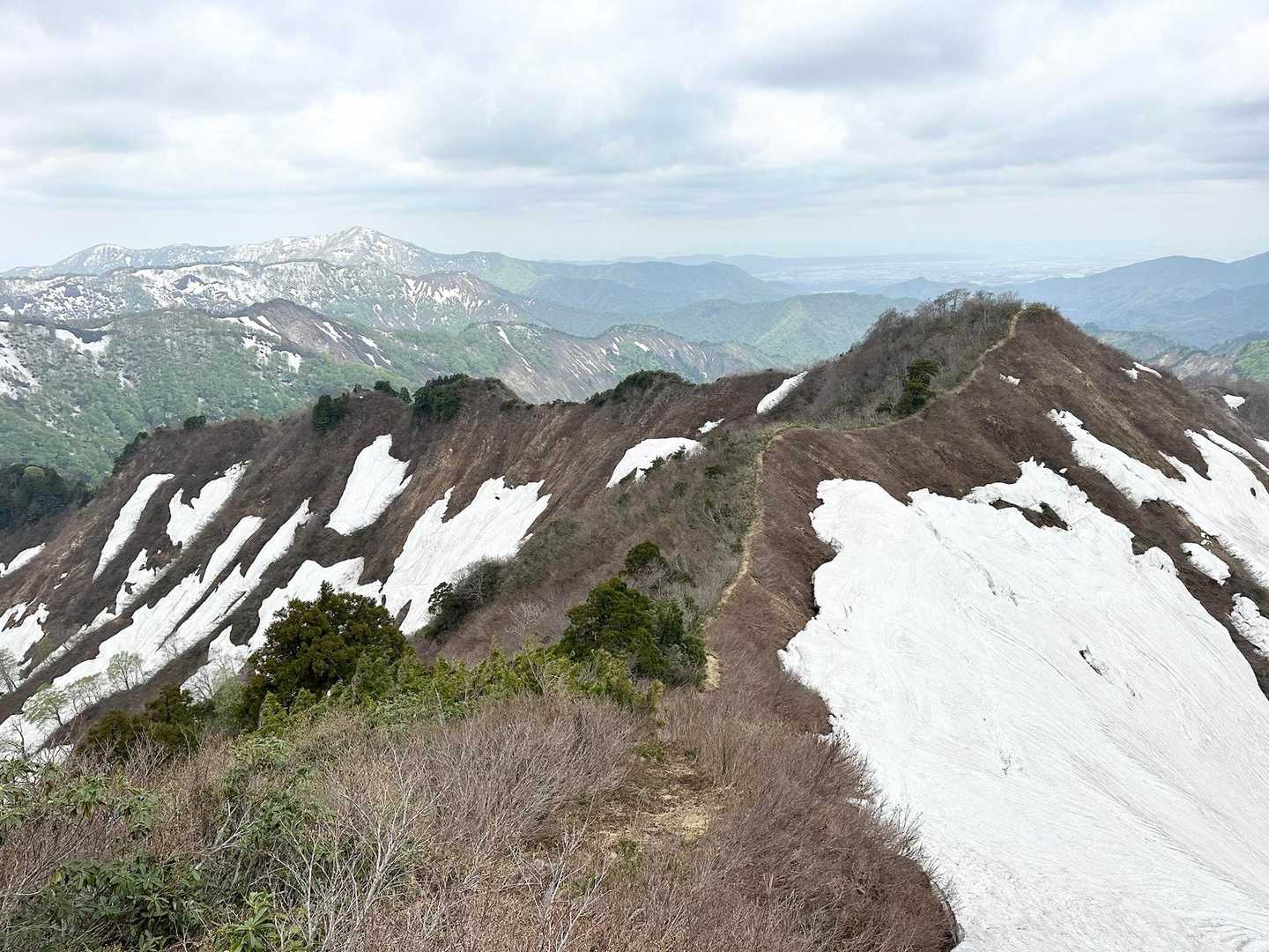 悪湯峠登山口-木六山-七郎平山-銀次郎山-銀太郎山 往復コースの写真