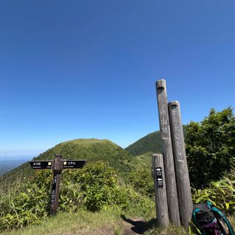 孫三瓶山登頂！
目指す子三瓶山♪