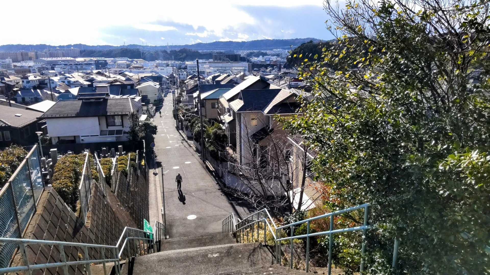山道はここでおしまい