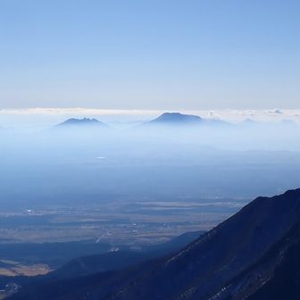 息継ぎする阿蘇涅槃像