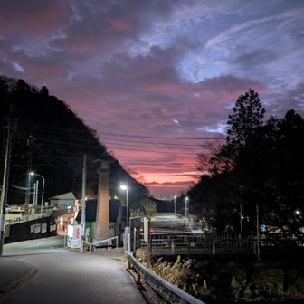 マジックアワーが始まってる
急げ、阿夫利神社まで