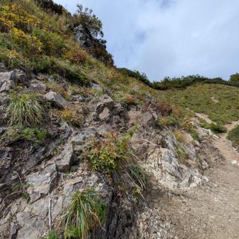 赤岩岳山頂への取り付き