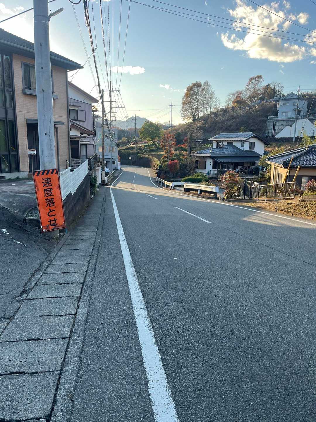 帰りもながーいアス道。
こっち行きの登りの方が、なんとなくキツそう😆
