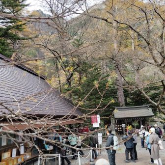 明神神社入口　と社務社