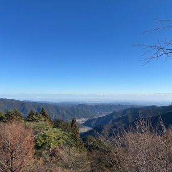 ケーブルカー近くの東側の眺め
日の出山に行かずともこっからでも充分に初日の出は拝めそうだな