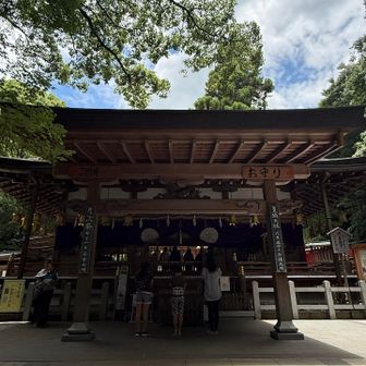 枚岡神社⛩️
友達居ないかな〜と売店を覗いてみる。
ヤケーヌしてるしかなり怪しいけど🤣