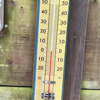 2回目の山頂の温度。
最初は0度でした。