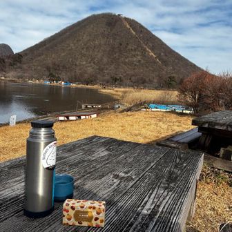 湖や山々が眺められる天空のリビングでティータイム🫖