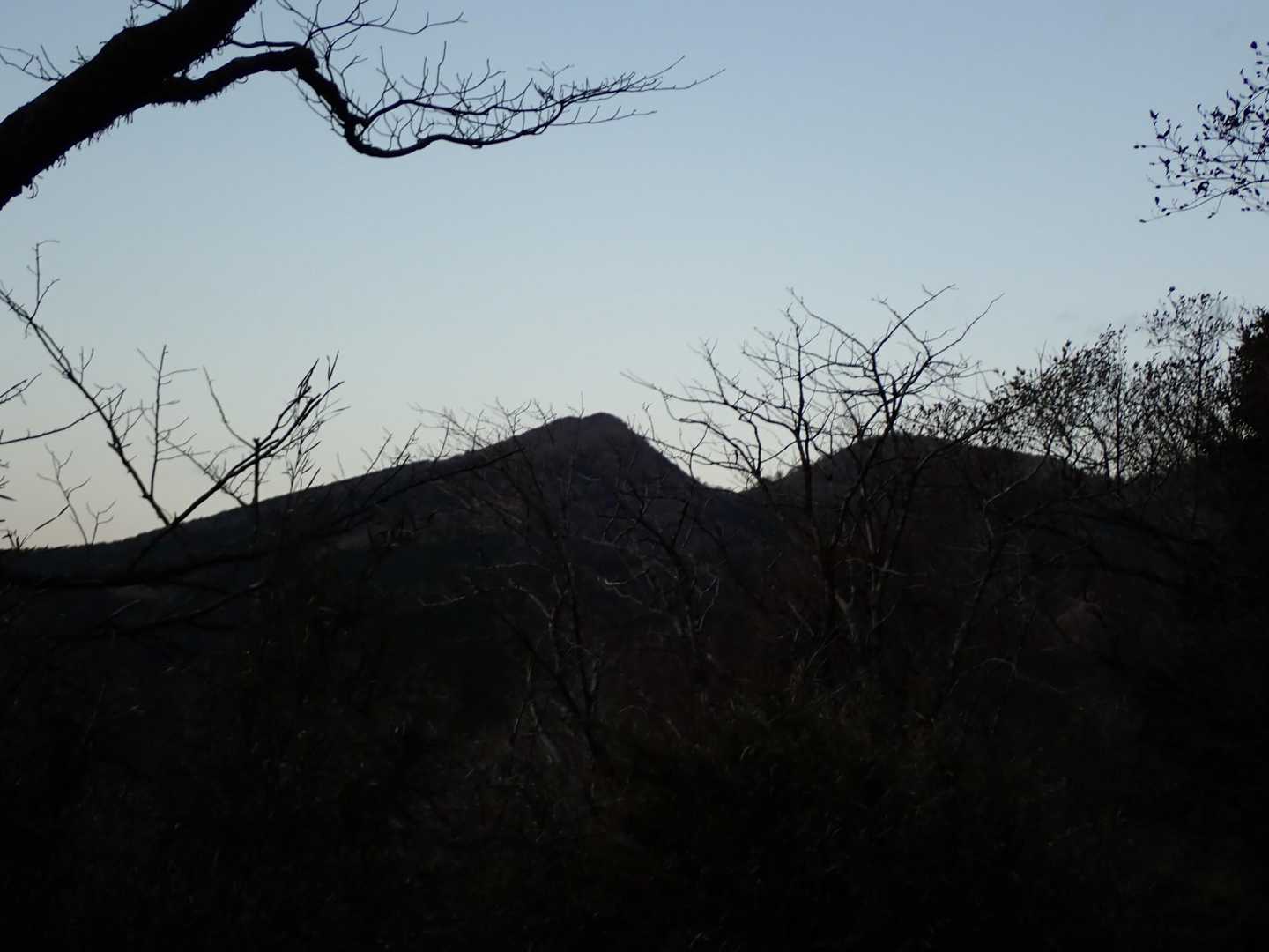 今日行くお山のシルエット⛰️