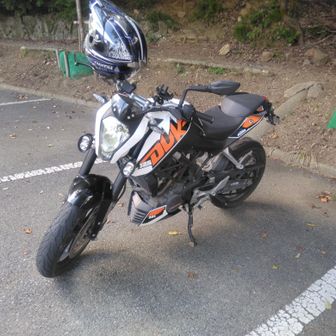 ゴール。
フォグランプを付けました。
ハイビームにした時に点灯するように配線しましたが、めちゃ明るいです。