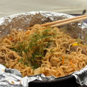 夕食の焼きそば美味しかった😋