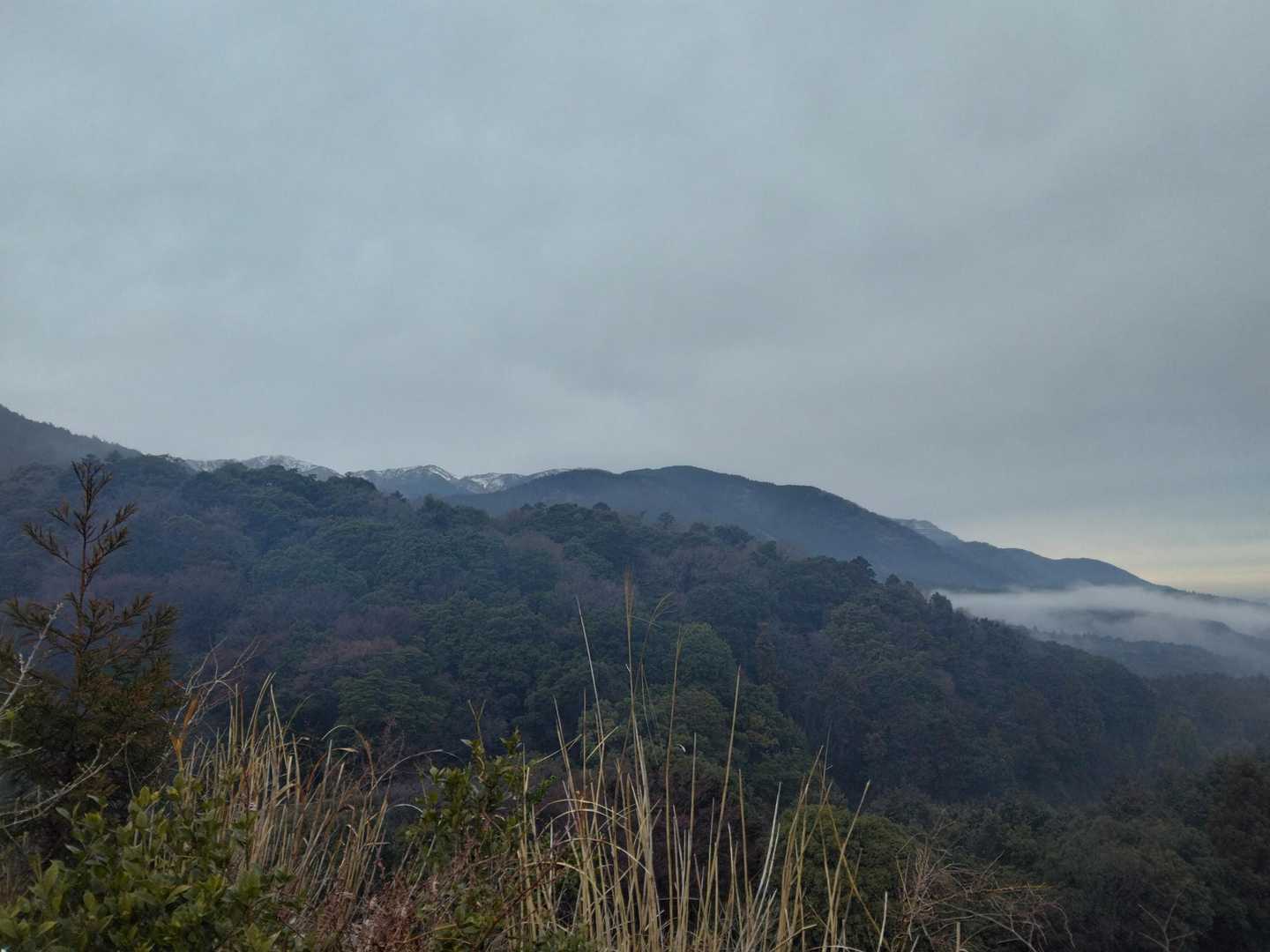 竜ヶ岳、藤原岳が見えます