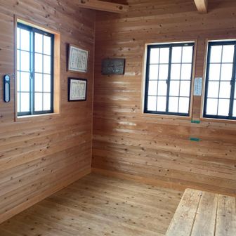 山小屋の中です。
めっちゃ綺麗😍