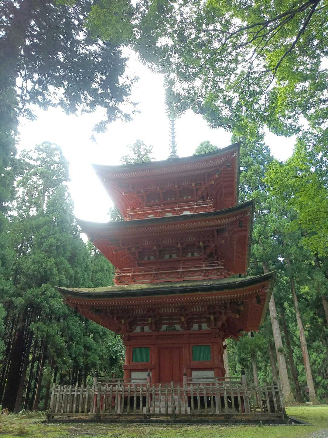 三重の塔。
逆光でうまく撮れない😓(言い訳)