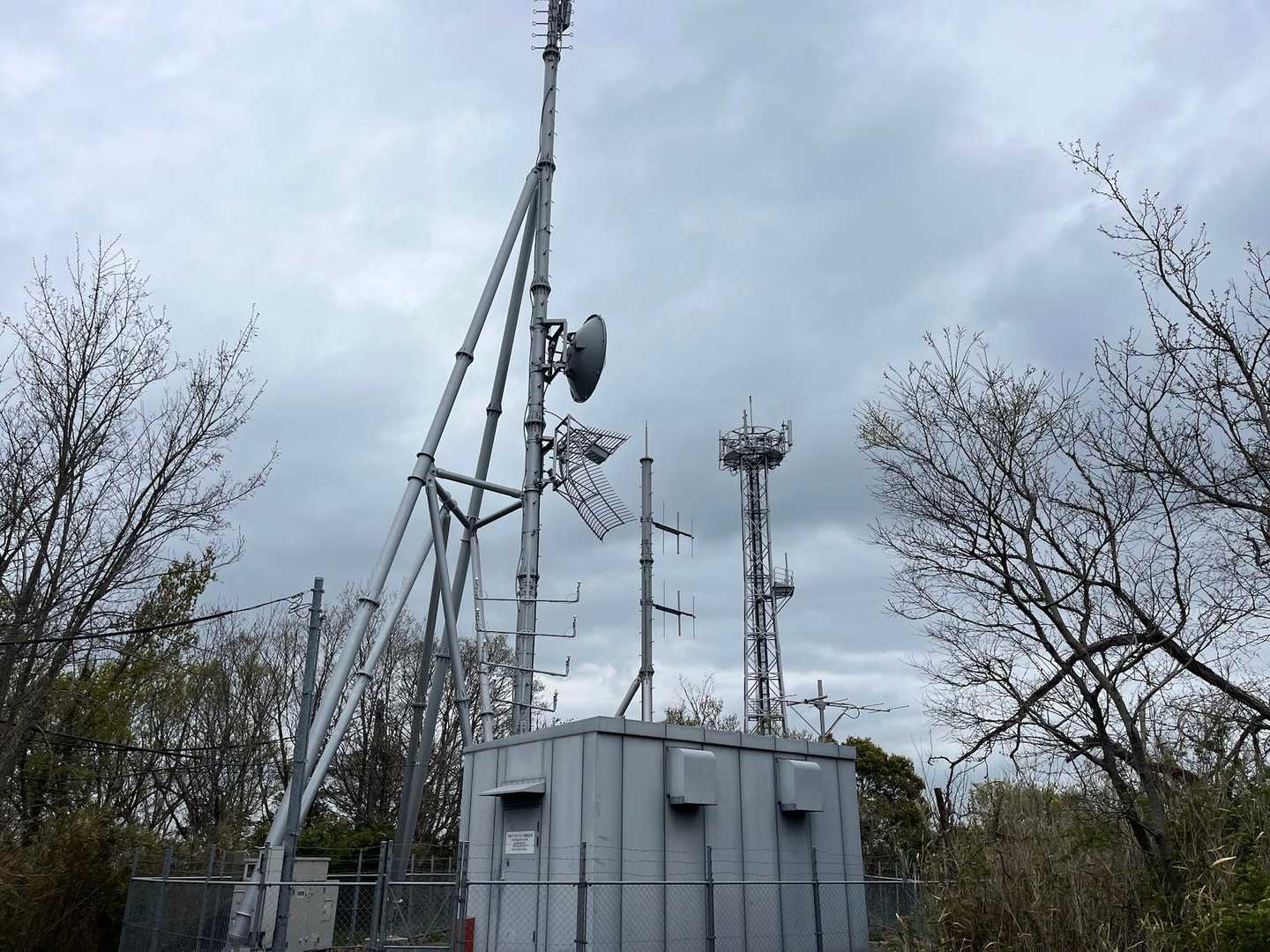 神道山山頂🏔️
山頂の看板など何も見つけられませんでした。
アンテナ山です📡