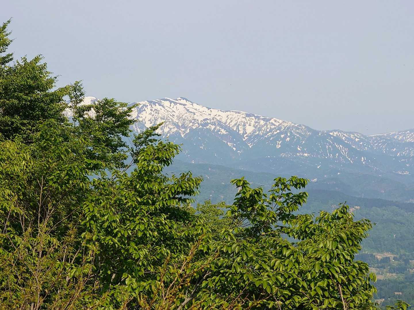 山頂より守門岳を望む👀