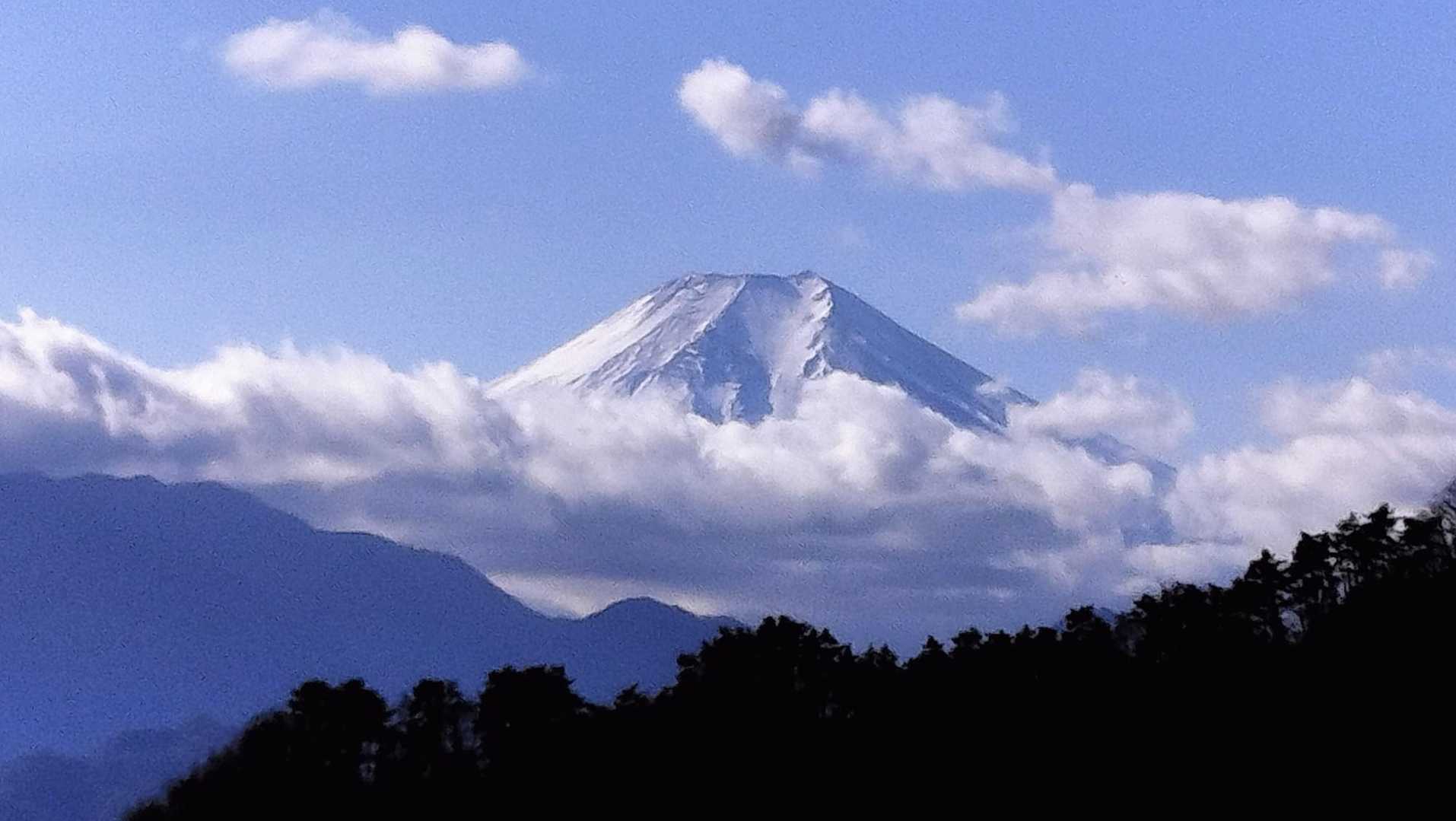 御前山からの富士山もっとアップ