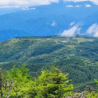 高ボッチ山を望む