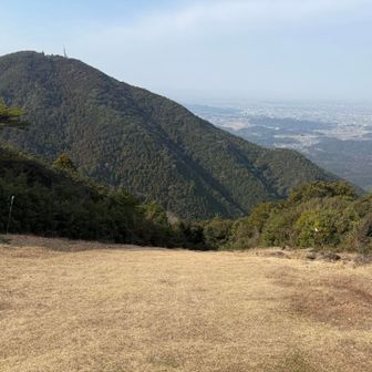 朝熊ヶ岳と伊勢市遠望