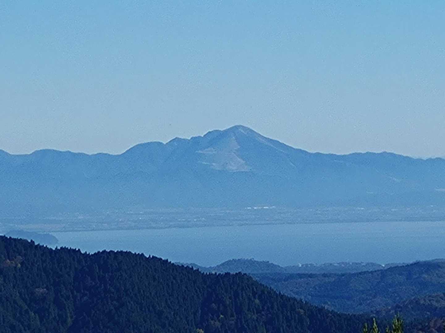 伊吹山が見えます⛰️
アップで📷️