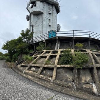 釈迦岳　普賢岳って…此処？？？
気象観測所！？😳
此処が標高1231m⁉️⁉️
そして、福岡最高峰は実は此処だったことに驚く😳😱
