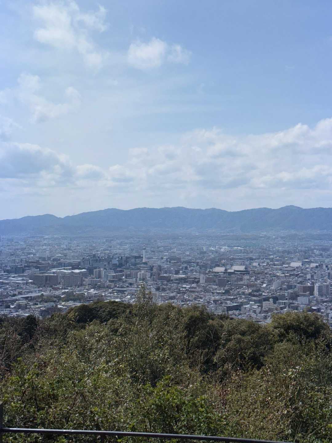 見晴らし広場からの景色
京都市内が見えます。