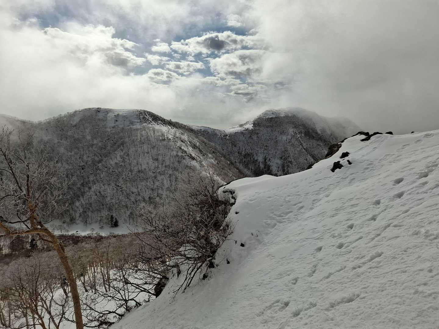 湯元温泉バス停-前白根山-日光白根山 往復コースの写真