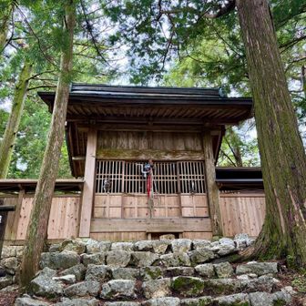 横倉宮　
23歳で崩御された安徳天皇を祀っているとのこと
