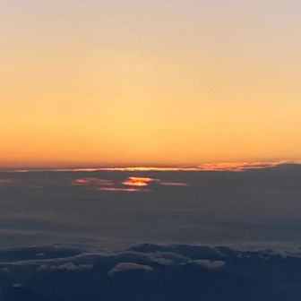 ご来光前になんと山頂に間に合った