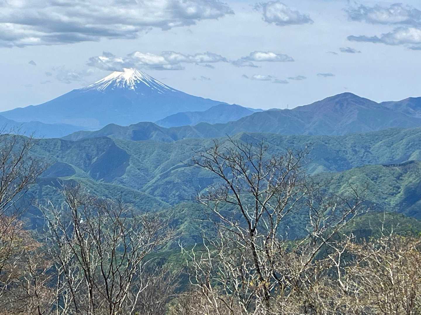 稜線に出ると富士山がドーンと