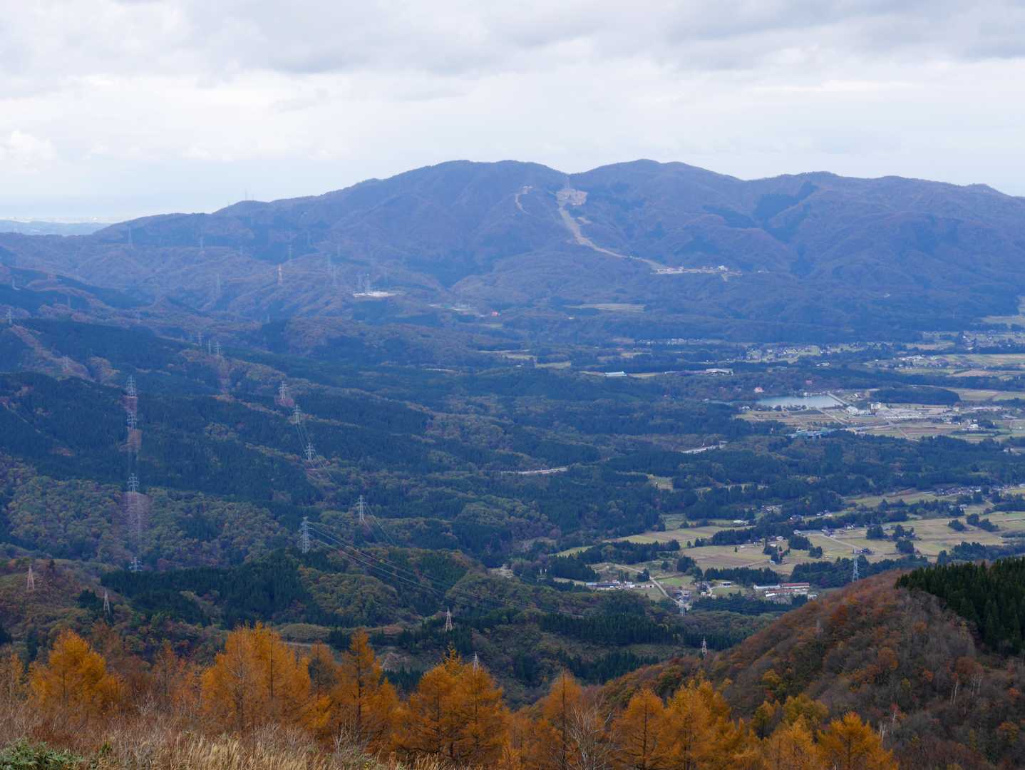 奥つくばね山手前。医王山に向かって飛び出すパラグライダー発進地。
