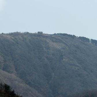 三ノ塔の山頂をズーム