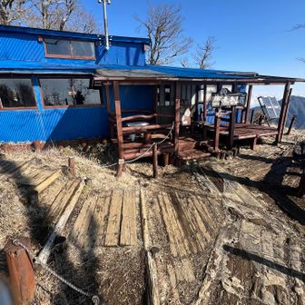 誰もいなかったけど、小屋って何だか安心する笑