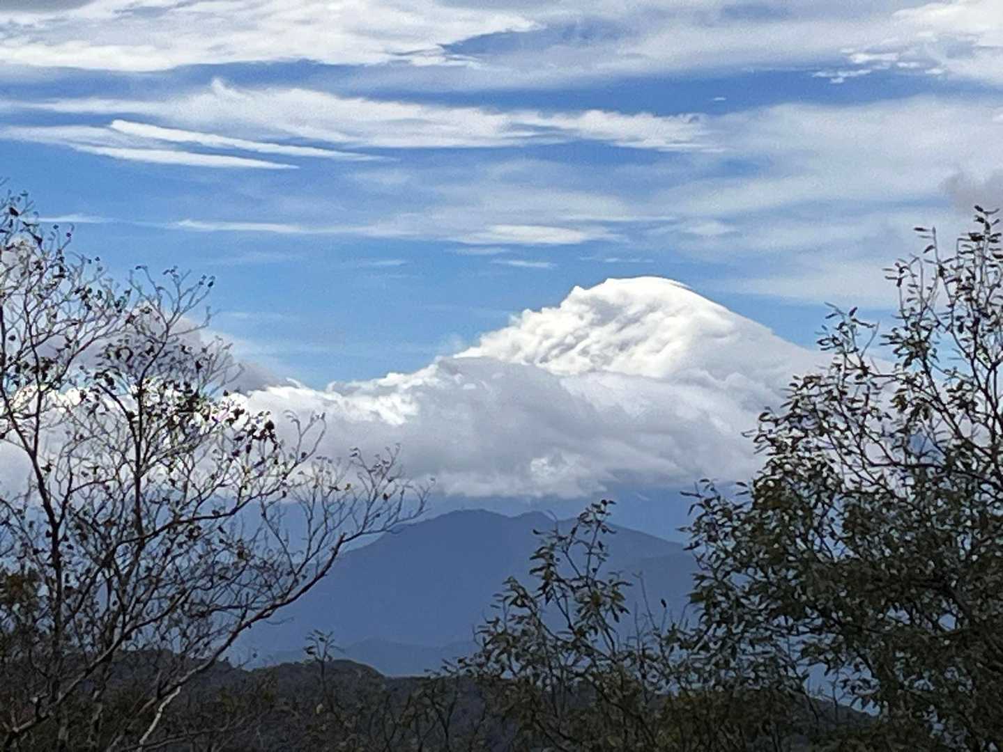 赤岩ノ丸-黒岳-川胡桃沢の頭-牛奥ノ雁ヶ腹摺山 往復コースの写真