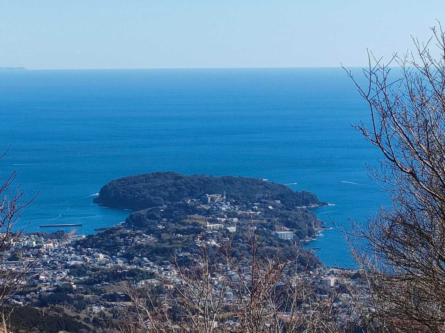 真鶴半島も近くに見える👀