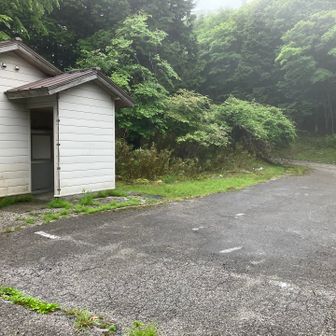 駐車場　誰もいません
