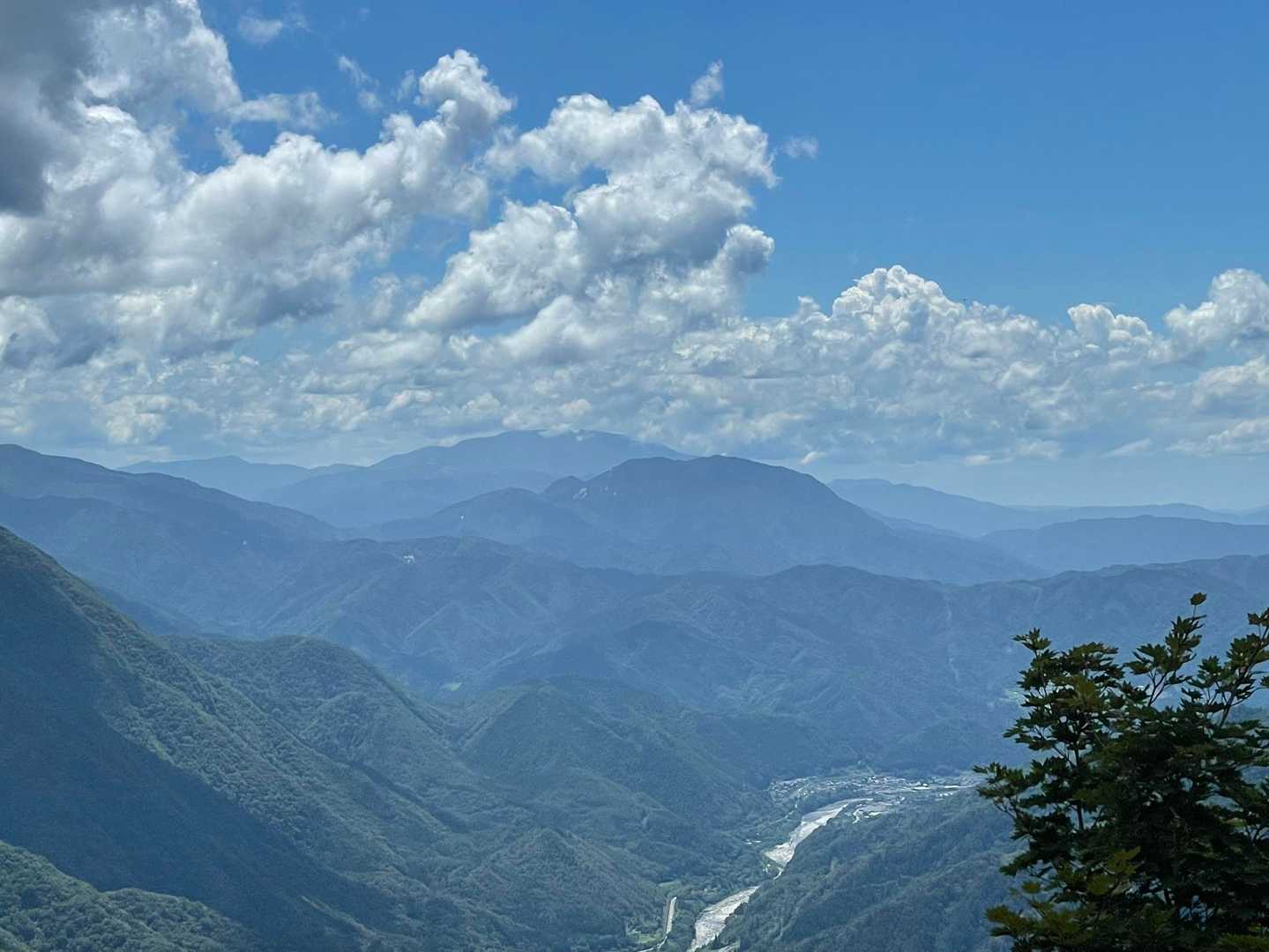 南木曽岳と後は恵那山