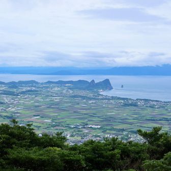 指宿市 山川町の町並みと錦江湾に大隅半島