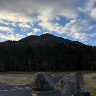今朝は風は無いけど冷え込んでる〜
雲多めながら山頂見えてるので🙆‍♂️