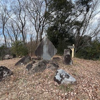 この先の防空監視哨跡が
あった方にも行ってみます⬆️