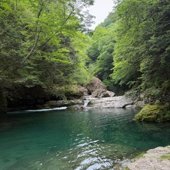 みたらい渓谷は色が綺麗〜