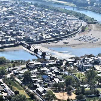　　　　錦  川　　(*^ー^)♪
　錦帯橋　　臥龍橋　　岩徳線
