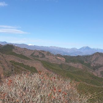 こちらは日光白根山、男体山方向です。