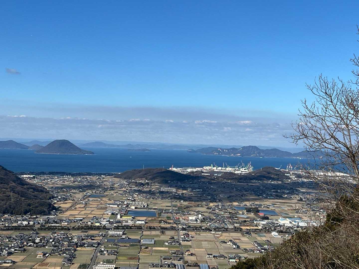 善通寺の街と瀬戸内の島々