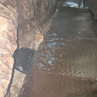 この足場に水が超えてくるとBコースは閉鎖になるそうです🤔